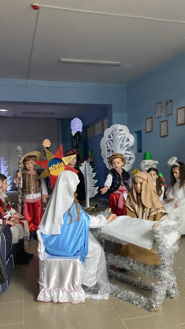 photo 5346195181063488228 y