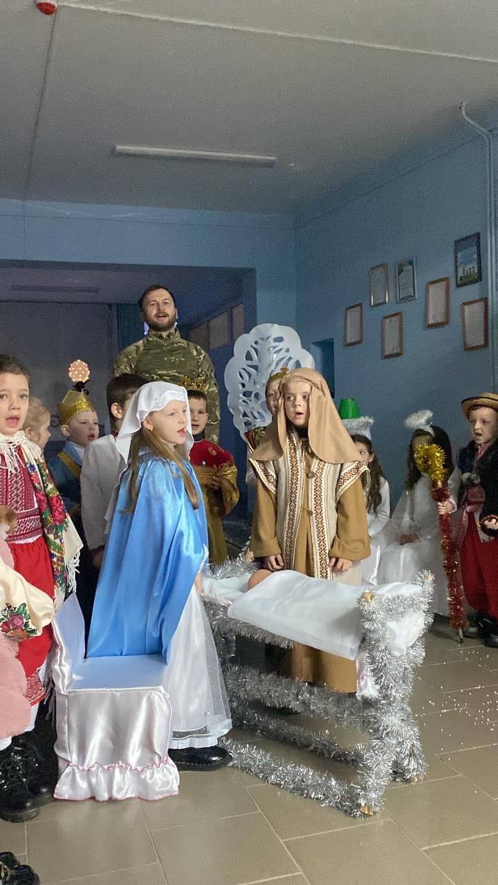 photo 5346195181063488229 y