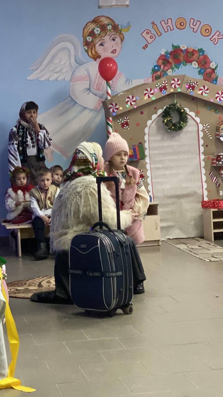 photo 5346195181063488231 y